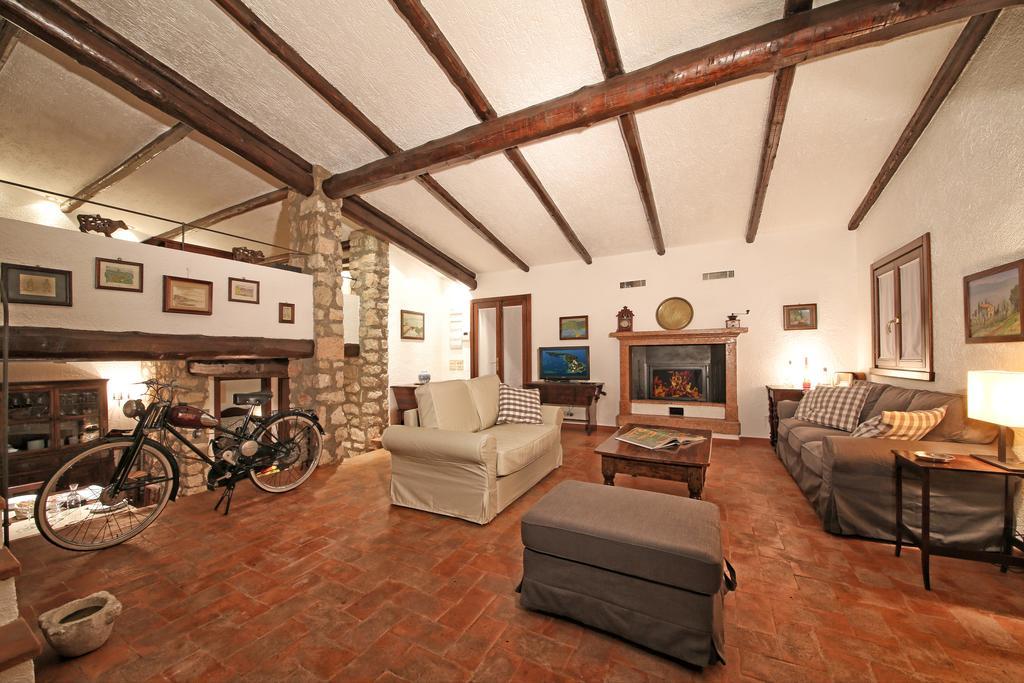 Villa Dei Rosmarini トスコラーノ・マデルノ エクステリア 写真